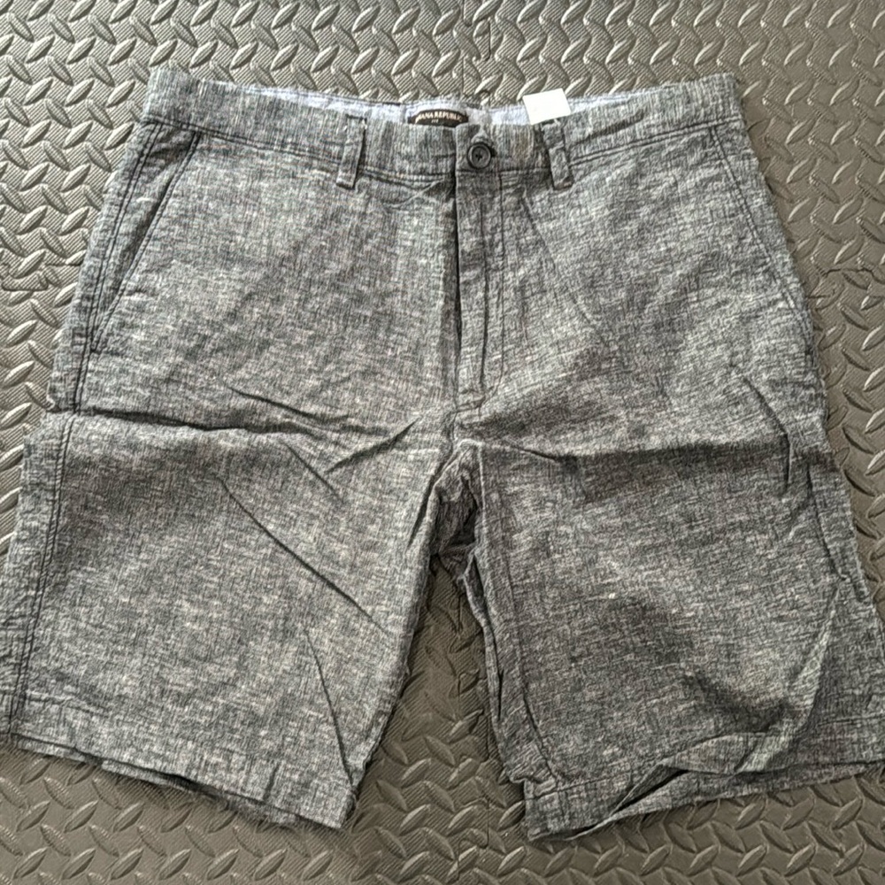 Banana Republic Gray Flat Front Men Shorts